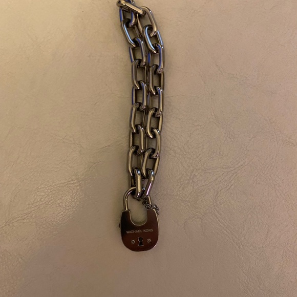Micheal kors braclet - Picture 2 of 2